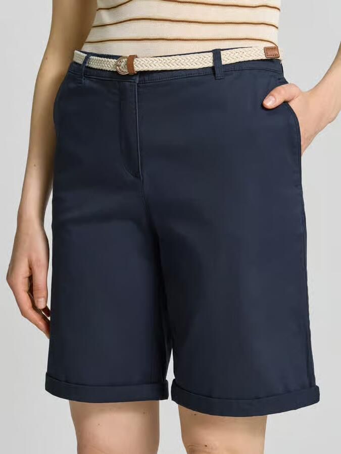 Christian Berg Woman Bermuda met riem en Franse steekzakken