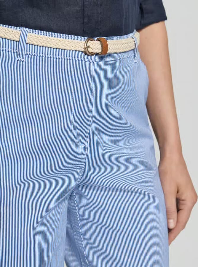 Christian Berg Woman Chino-bermuda met riem