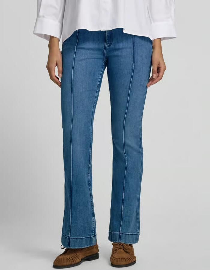 Christian Berg Woman flared fit jeans van katoenmix - Foto 3