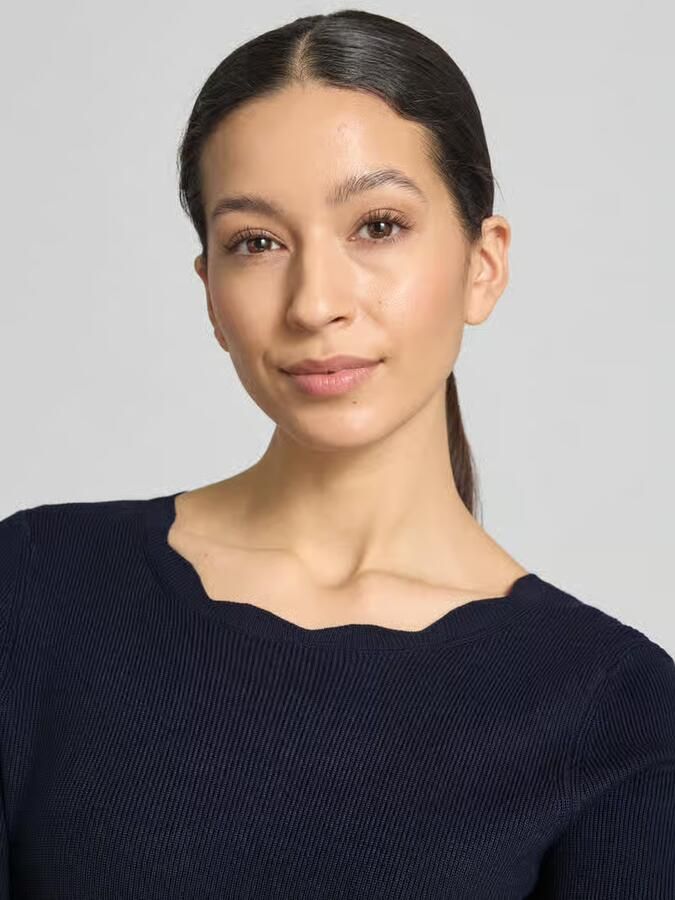 Christian Berg Woman Gebreide top van viscosemix met rucheskraag - Foto 2