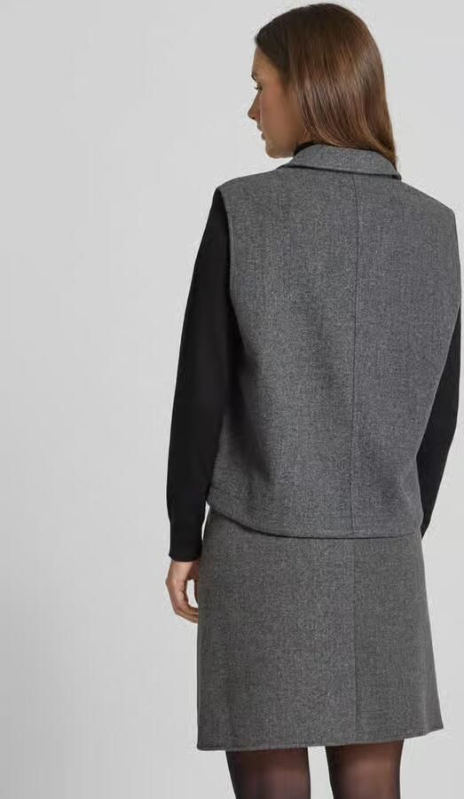 Christian Berg Woman Gilet met reverskraag en paspelzakken