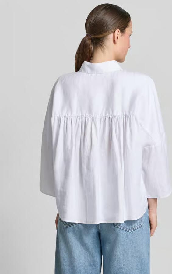 Christian Berg Woman linnen blouse met overgesneden schouders