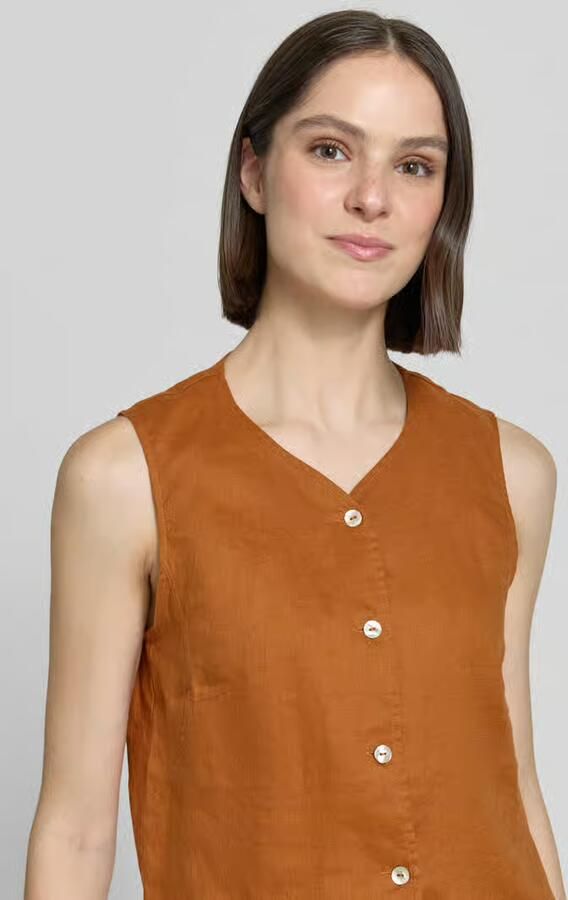 Christian Berg Woman Linnen gilet met V-hals en knoopsluiting