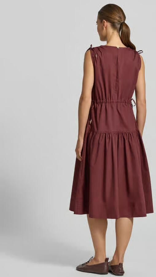 Christian Berg Woman Midi-jurk in laagjeslook met ronde hals - Foto 2