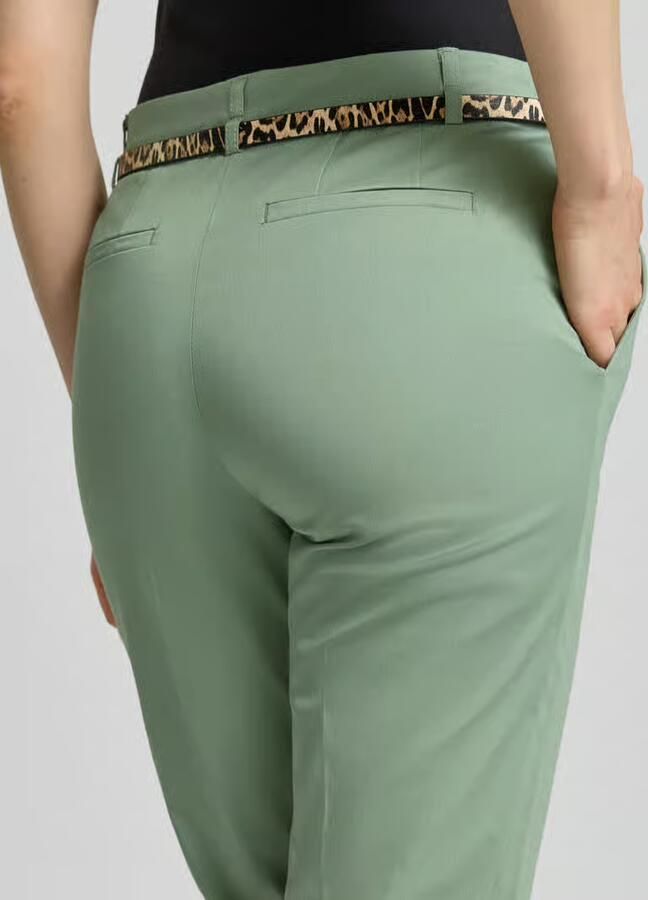 Christian Berg Woman slim fit broek in verkorte pasvorm met riem - Foto 2