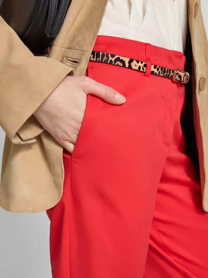 Christian Berg Woman slim fit broek in verkorte pasvorm met riem