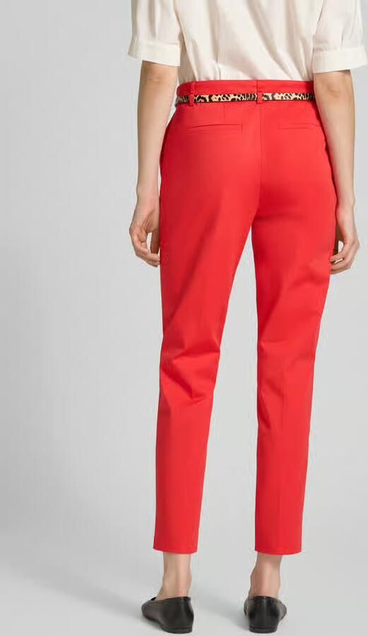 Christian Berg Woman slim fit broek in verkorte pasvorm met riem