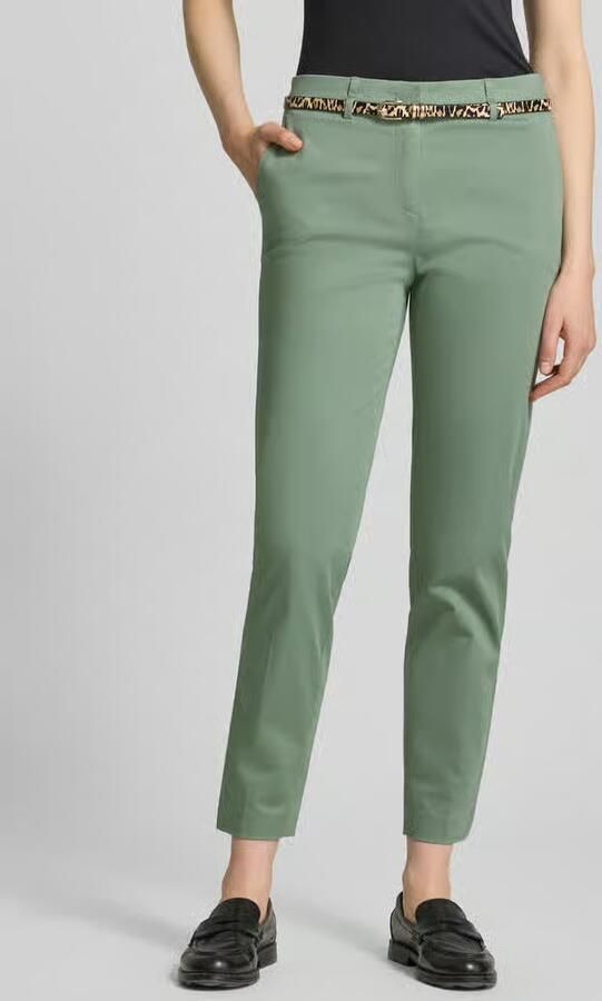 Christian Berg Woman slim fit broek in verkorte pasvorm met riem - Foto 3