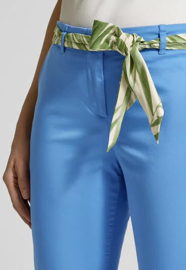 Christian Berg Woman Slim fit chino met strikceintuur - Foto 2