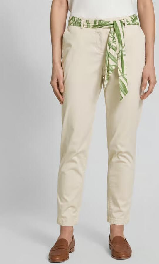 Christian Berg Woman Regular fit chino met strikceintuur - Foto 3
