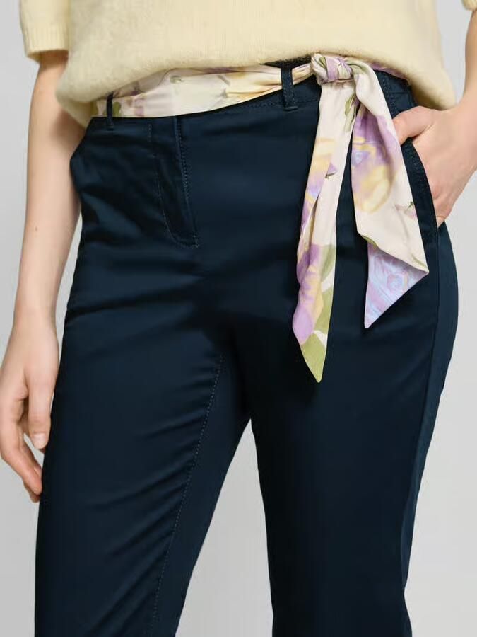 Christian Berg Woman Chino met stoffen riem model 'Sateen' - Foto 1