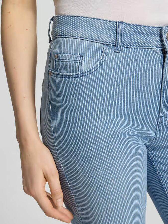 Christian Berg Woman slim fit jeans met steekzakken