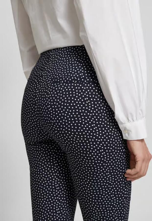 Christian Berg Woman Slim fit stoffen broek met verkort model