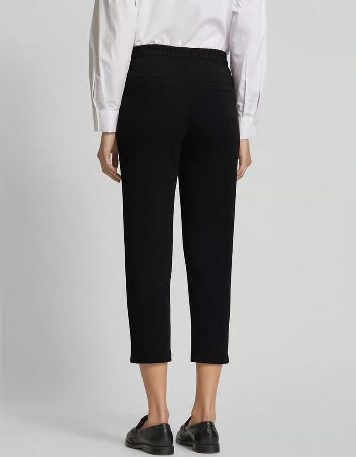 Christian Berg Woman Sweatpants met paspelzakken aan de achterkant