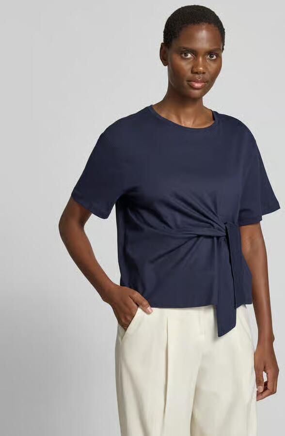 Christian Berg Woman T-shirt met knoopdetail en ronde hals - Foto 3