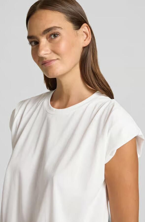Christian Berg Woman T-shirt met ronde hals en kapmouwen
