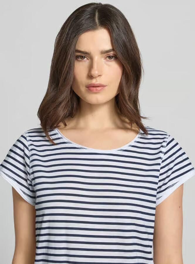 Christian Berg Woman T-shirt met streepmotief en ronde hals