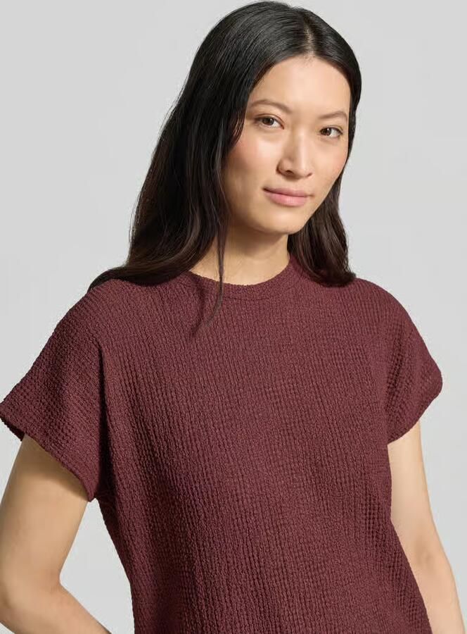 Christian Berg Woman T-shirt met structuurpatroon en ronde hals