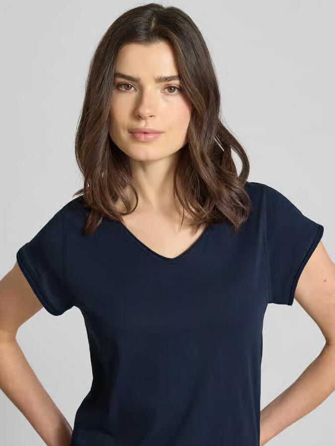 Christian Berg Woman T-shirt met V-hals