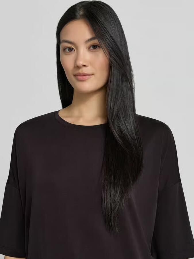 Christian Berg Woman T-shirt met ronde hals en extra brede schouders