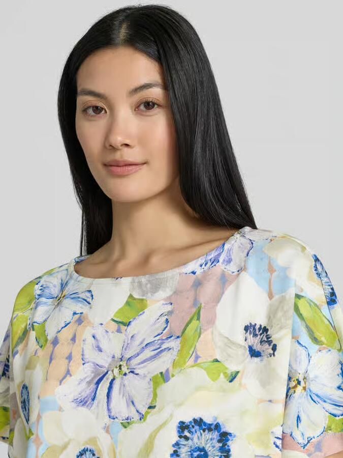 Christian Berg Woman T-shirt van viscosemix in all-over look