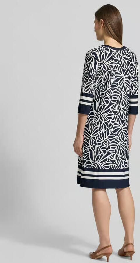 Christian Berg Woman Selection Knielange tuniekjurk met V-hals en 3 4-mouwen