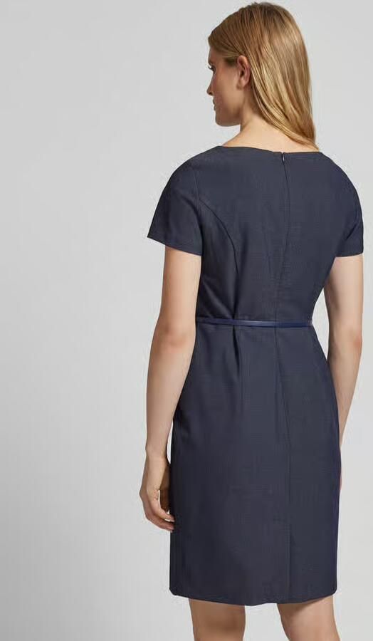 Christian Berg Woman Selection Knielange kokerjurk met fijn motief