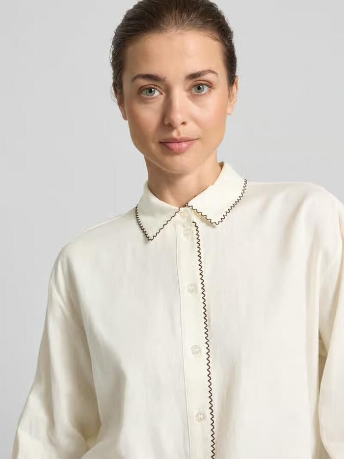 Christian Berg Woman Selection linnen blouse met siernaad en kentkraag