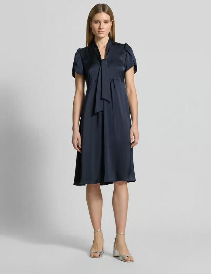 Christian Berg Woman Selection Midi-jurk met V-hals en Strik - Foto 2