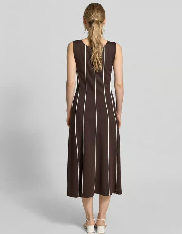 Christian Berg Woman Selection midi-jurk van viscosemix met vierkante hals