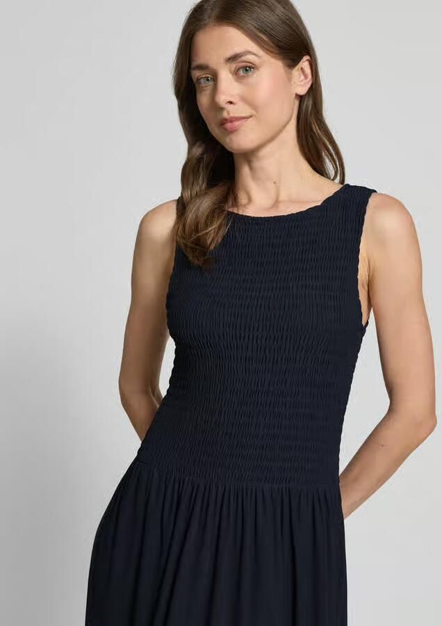 Christian Berg Woman Selection Midijurk van mesh met smokdetails