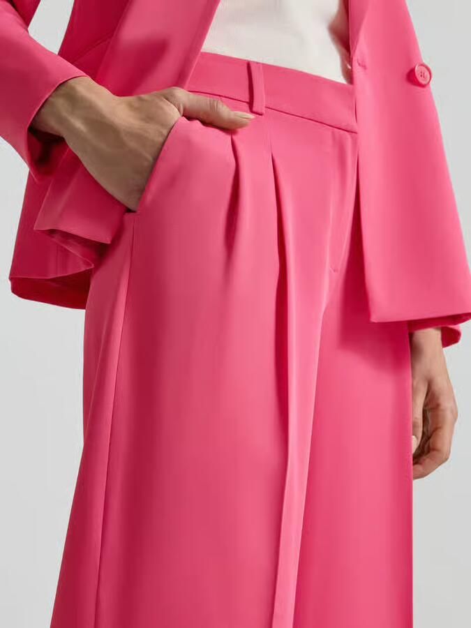 Christian Berg Woman Selection wide fit stoffen broek met persplooien