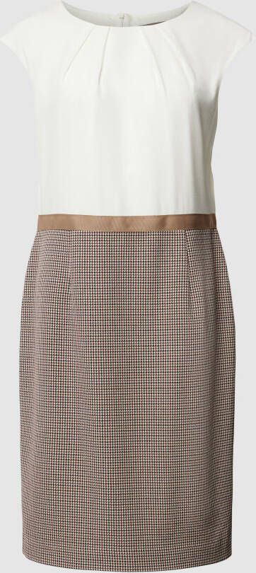 Christian Berg Woman Selection Knielange T-shirtjurk met pied-de-poule-motief