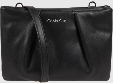 Calvin Klein Zwarte Polyurethaan Handtas met Verstelbare Schouderband Zwart Dames