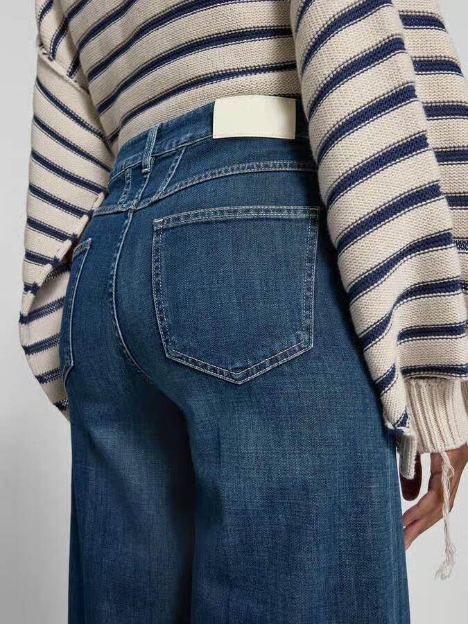 Closed Flared fit jeans met logopatch