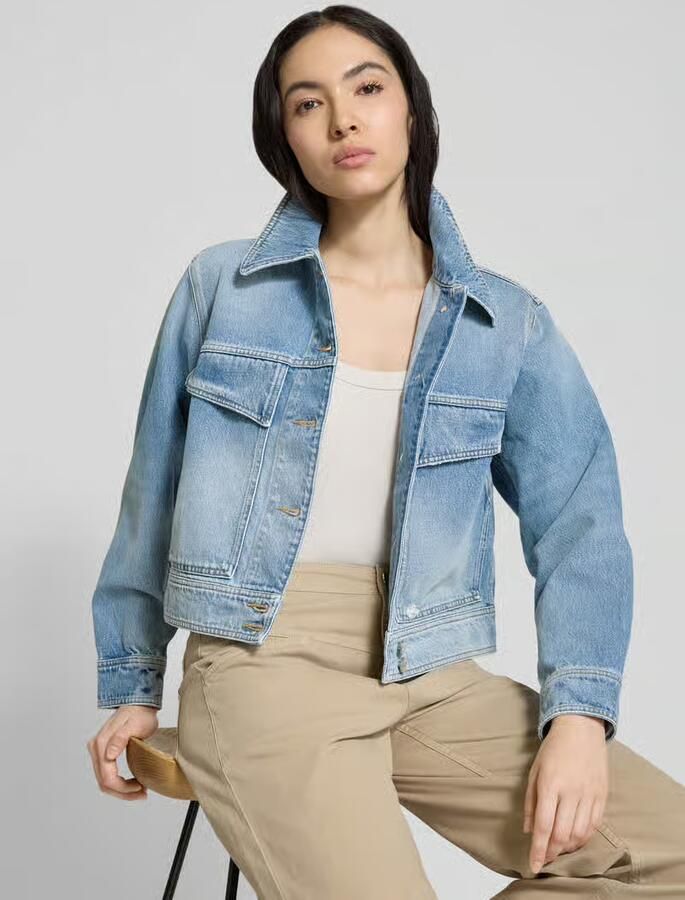 Closed Jeansjack met knoopsluiting
