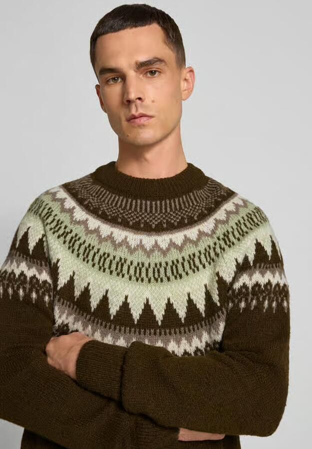 Closed Pullover in gebreide look van wolmix