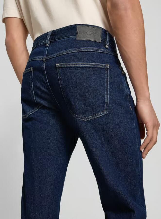 Closed straight fit jeans met logopatch