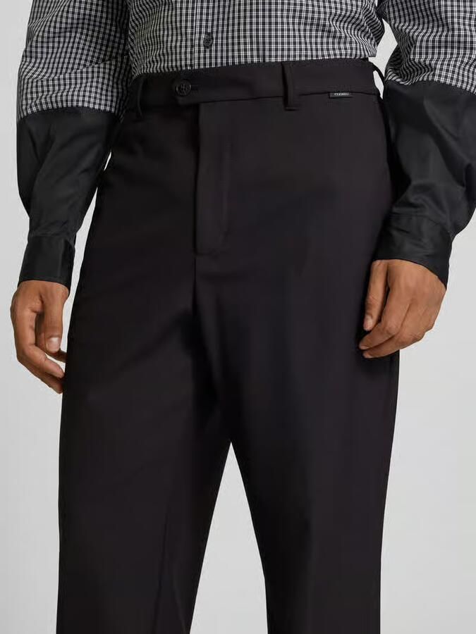 Closed straight fit pantalon met persplooien