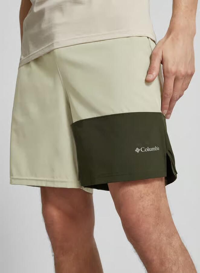 Columbia Regular fit korte broek met labelprint - Foto 2