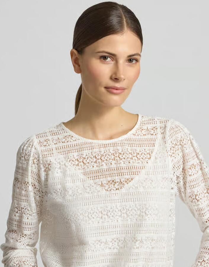 Comma Blouseshirt van kant met ronde hals
