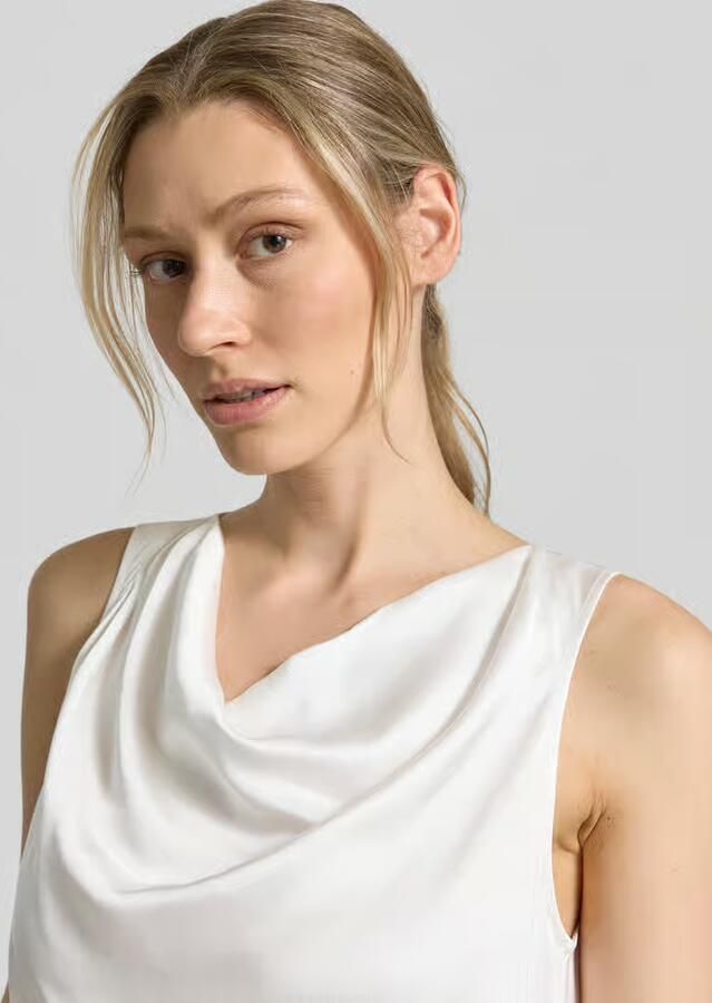 Comma Blousetop met cascadehals