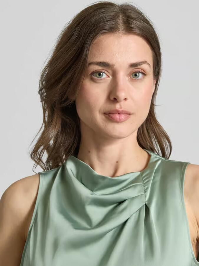 Comma Jumpsuit van satijn in mouwloos design
