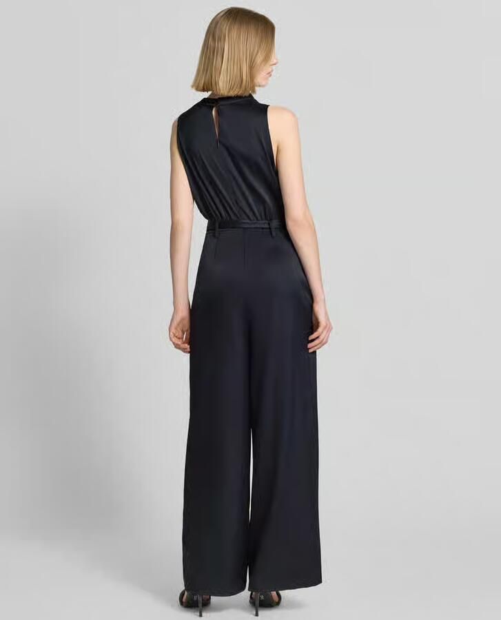 Comma Jumpsuit van satijn in mouwloos design