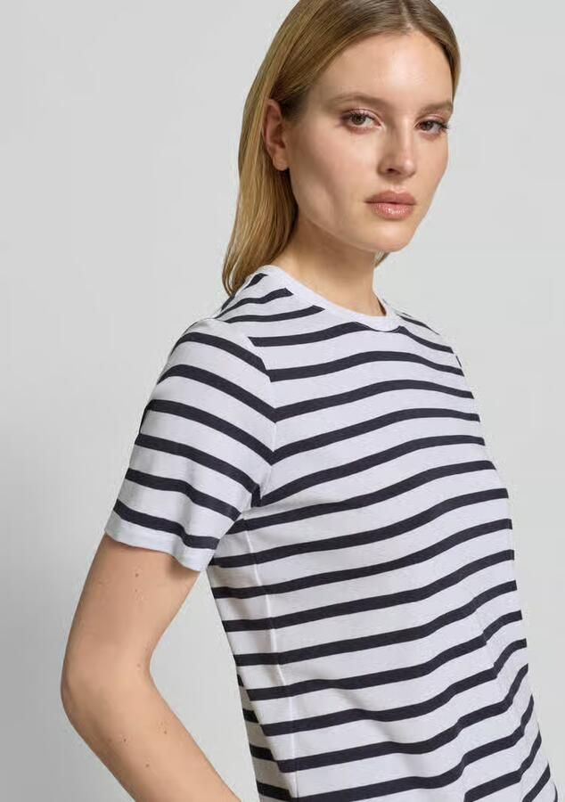 Comma T-shirt in all-over look met ronde hals