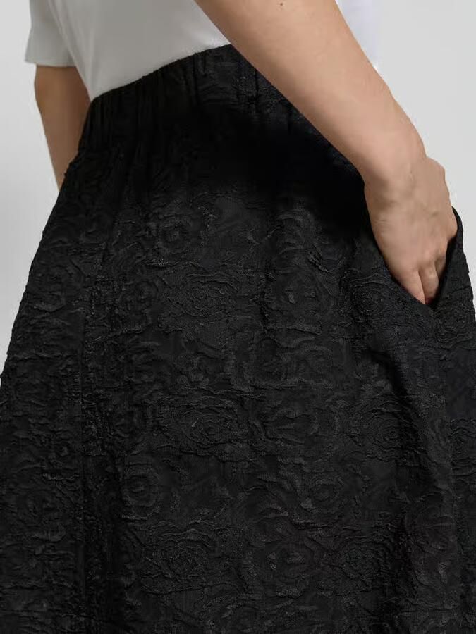 Cph Muse Midirok in all-over look model 'ROSIE'