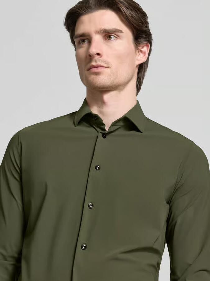 CRUNA Slim fit zakelijk overhemd met knoopsluiting