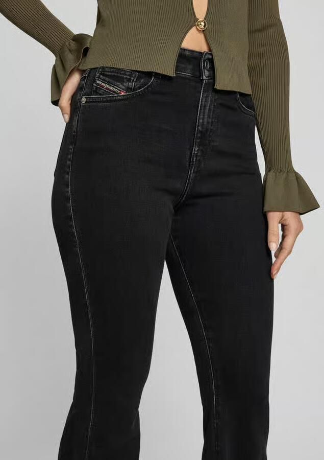 Diesel flared fit jeans met logodetail