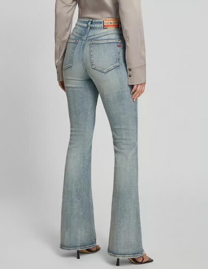 Diesel flared fit jeans met logodetail - Foto 3