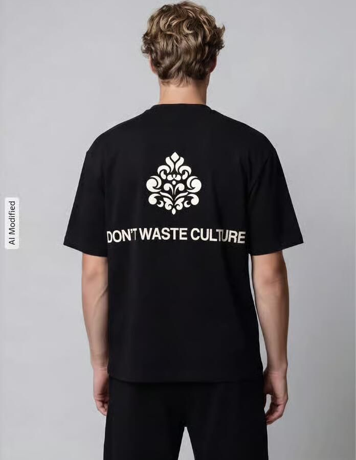 Don´t Waste Culture boxy fit t-shirt van pure katoen model 'Azemari'
